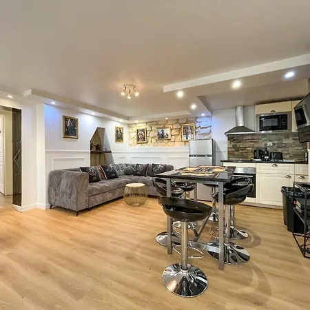Urbanflat 42 - Amazing Game Of Thrones Flat In